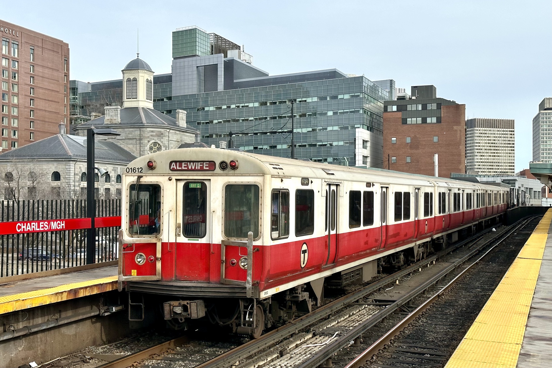 Pullman Red Line Series 1 – photo 2