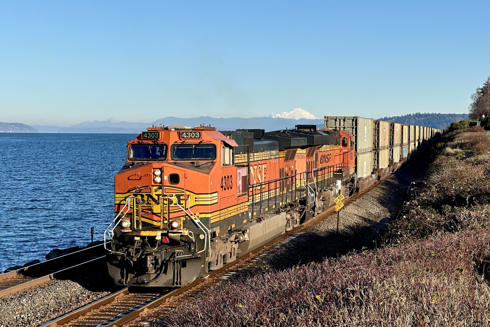 GE Dash 9-44CW – photo 7