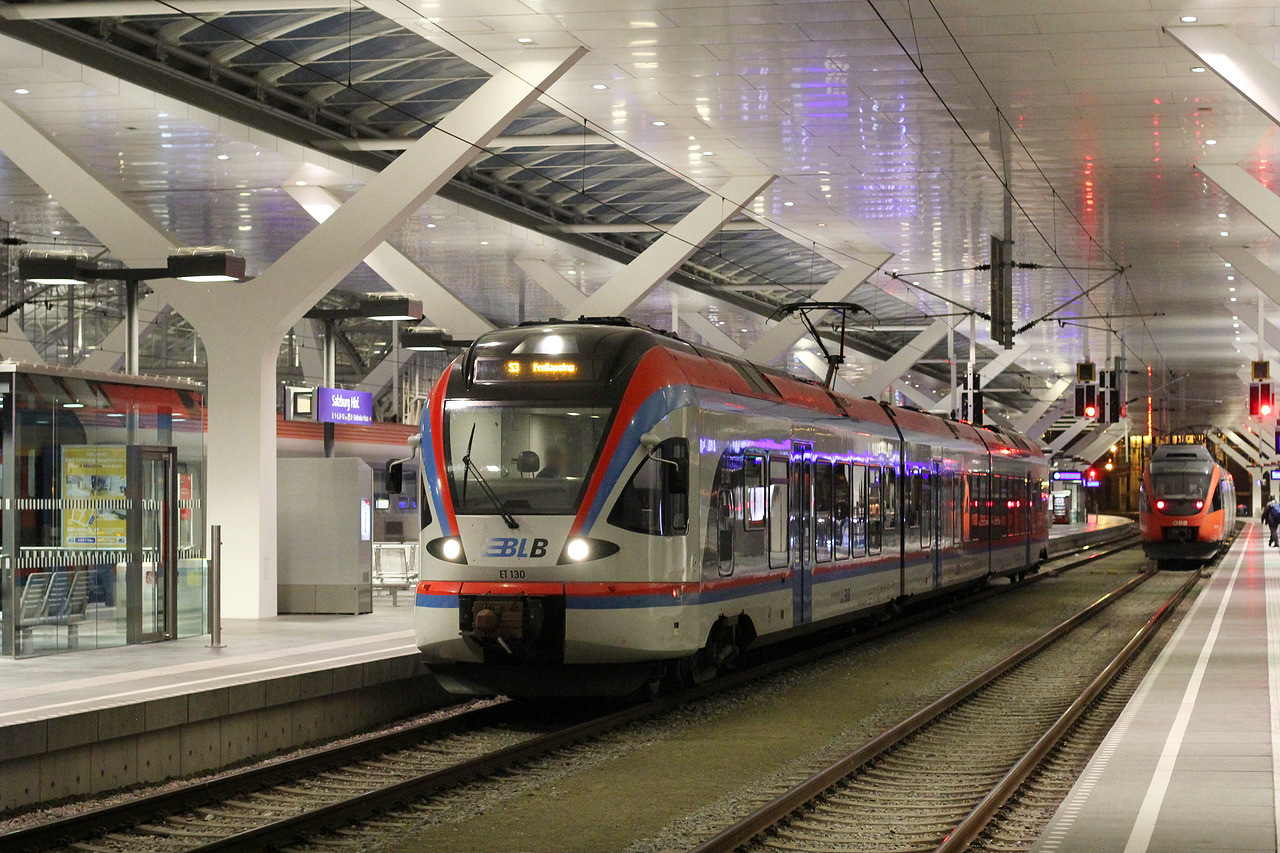 Stadler Flirt 3/8 15kV – photo 3