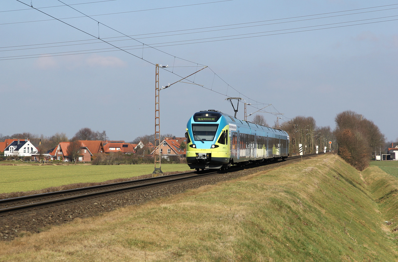 Stadler Flirt 5/12 15kV – photo 3