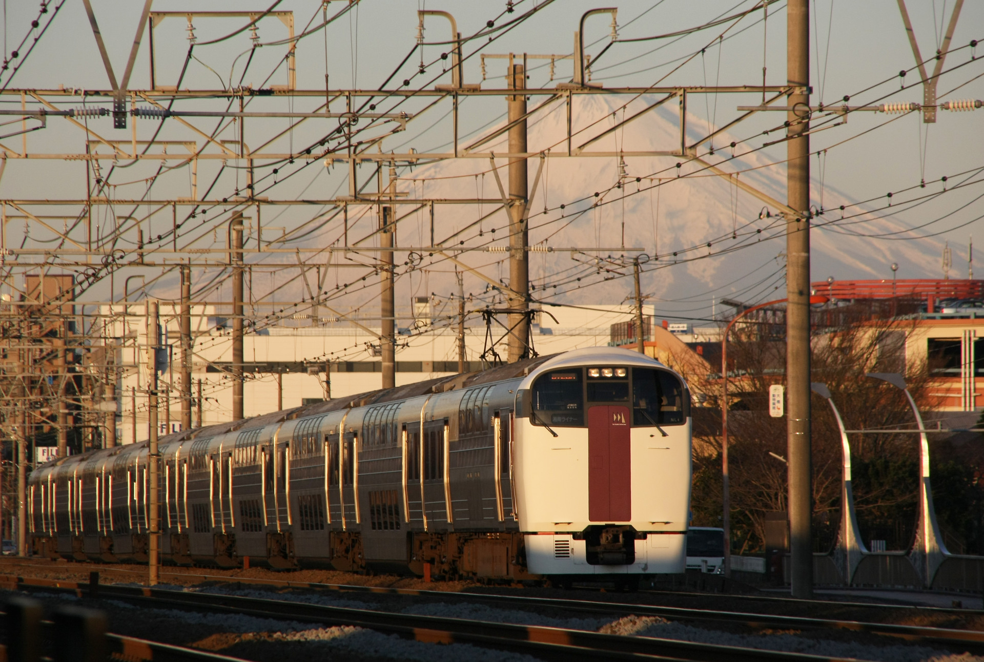 Nippon Sharyo 215 series – photo 3