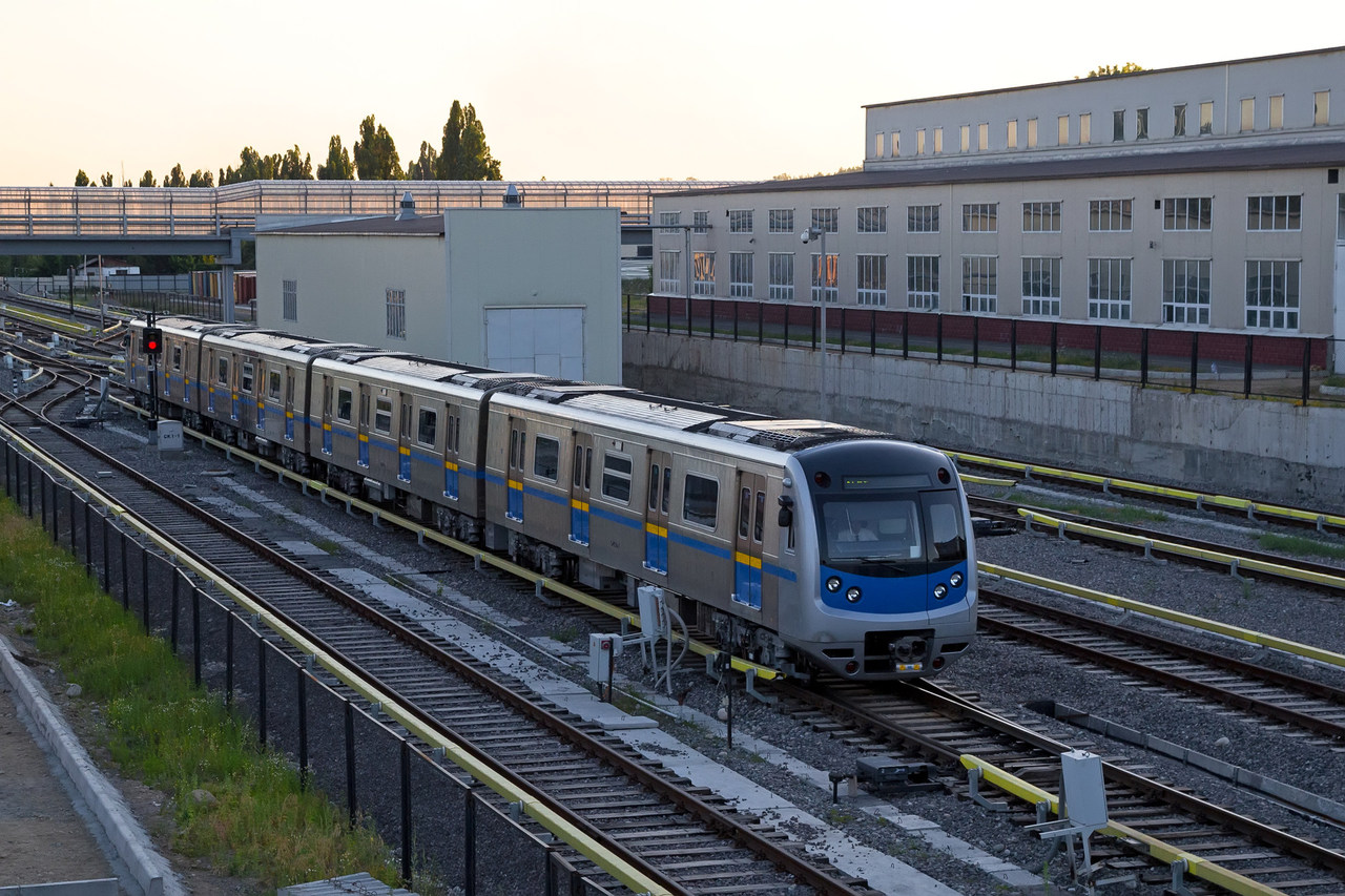 Hyundai Rotem AM Hyundai Rotem – photo 6