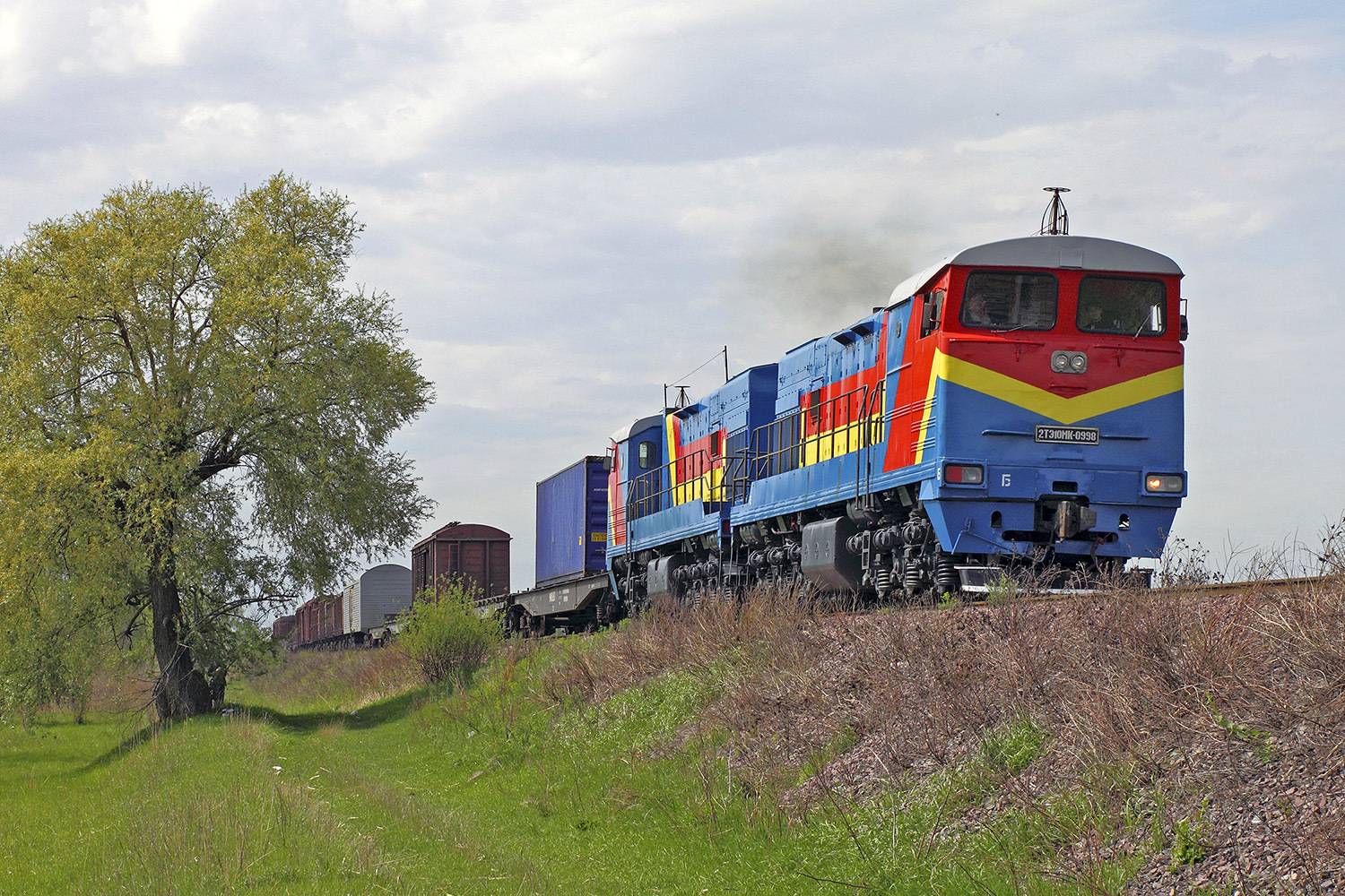 GE 2TE10MK-KN – photo 8