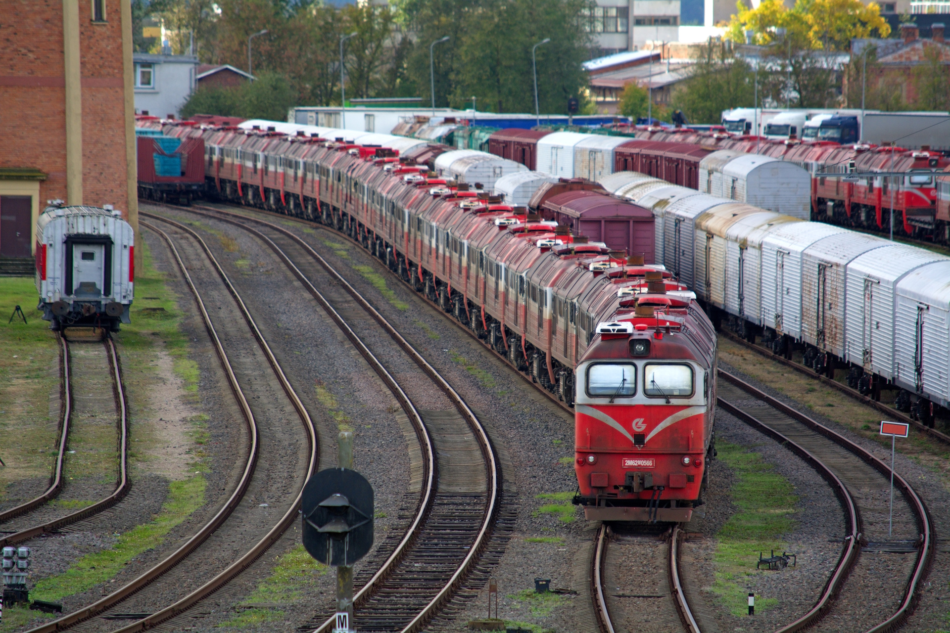 Luhanskteplovoz 2M62M – photo 3