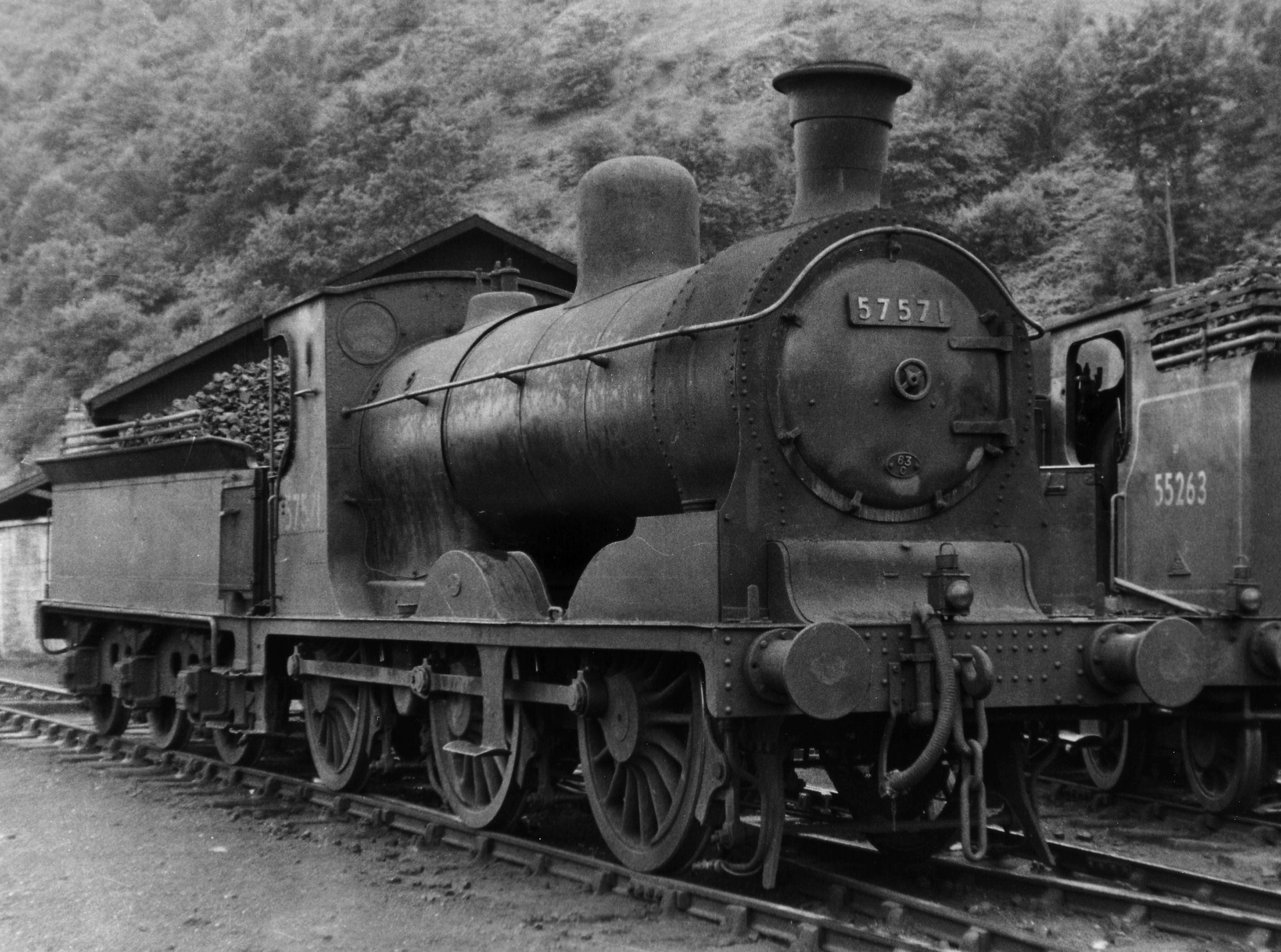 CR Caledonian Railway 812 Class – photo 2