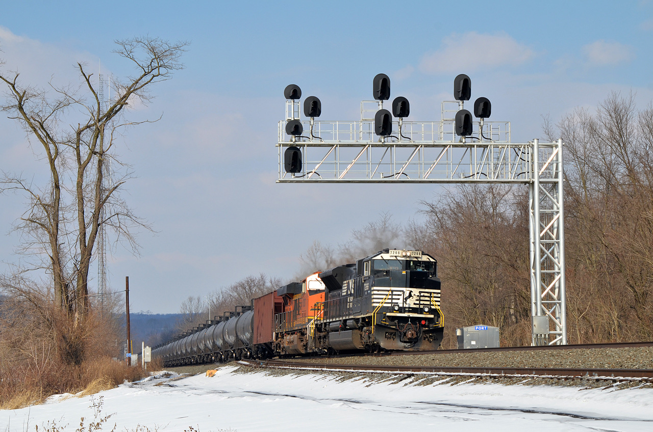 EMD SD70ACu – photo 6