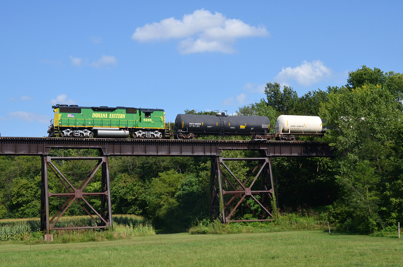 GMD GP38-2 – photo 23