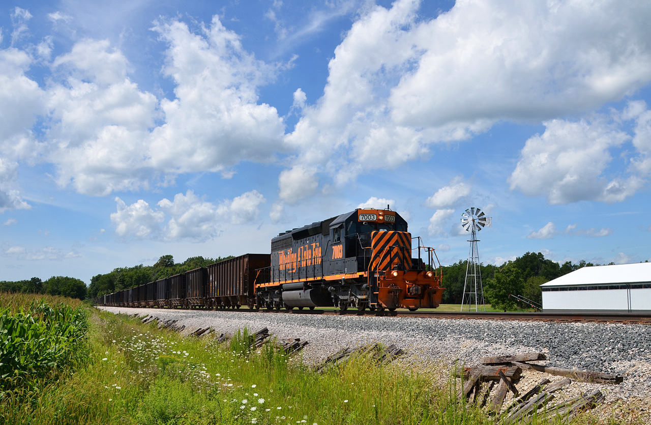 GMD SD40-2 – photo 13