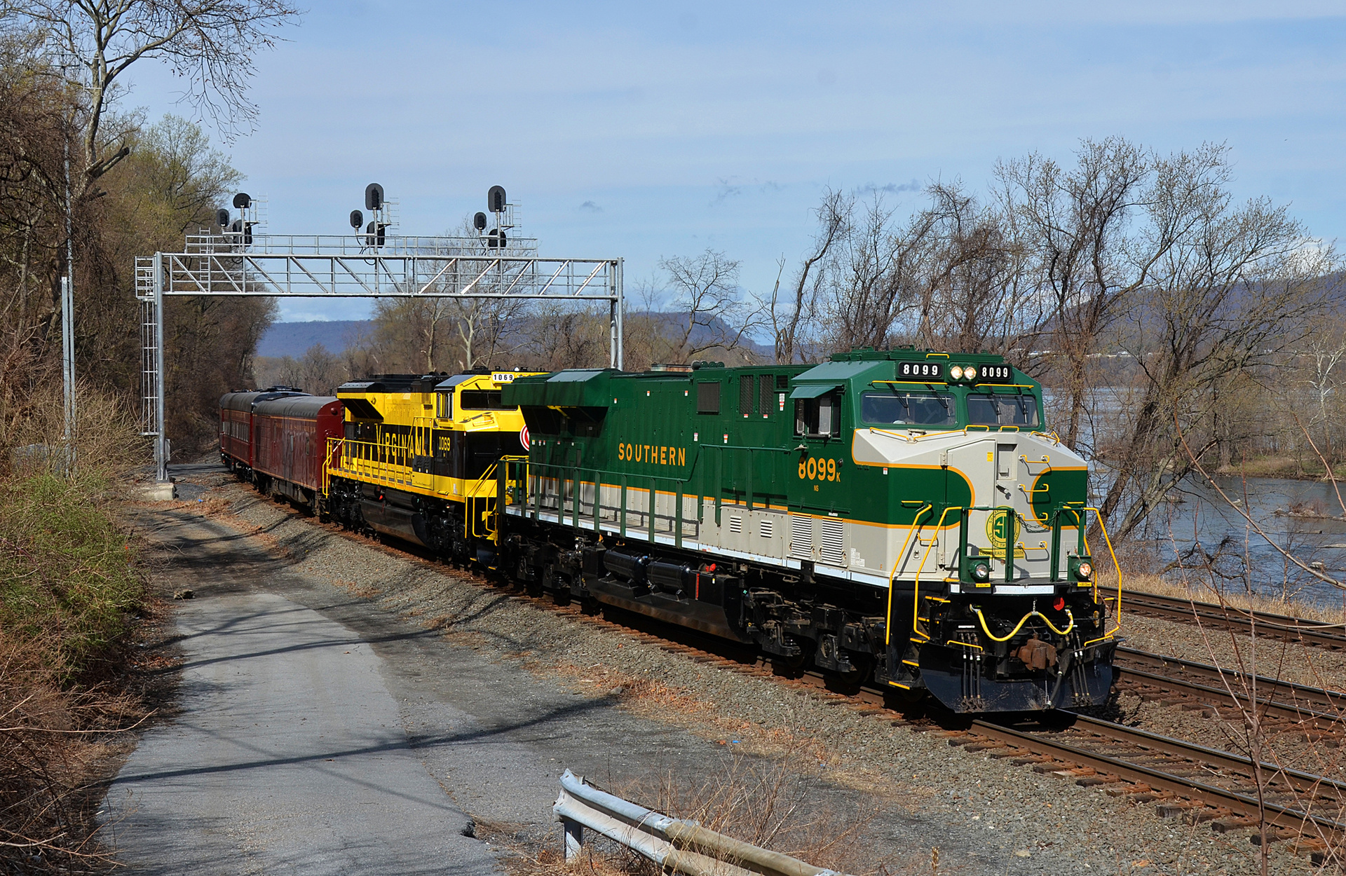 GE ES44AC – Foto 17