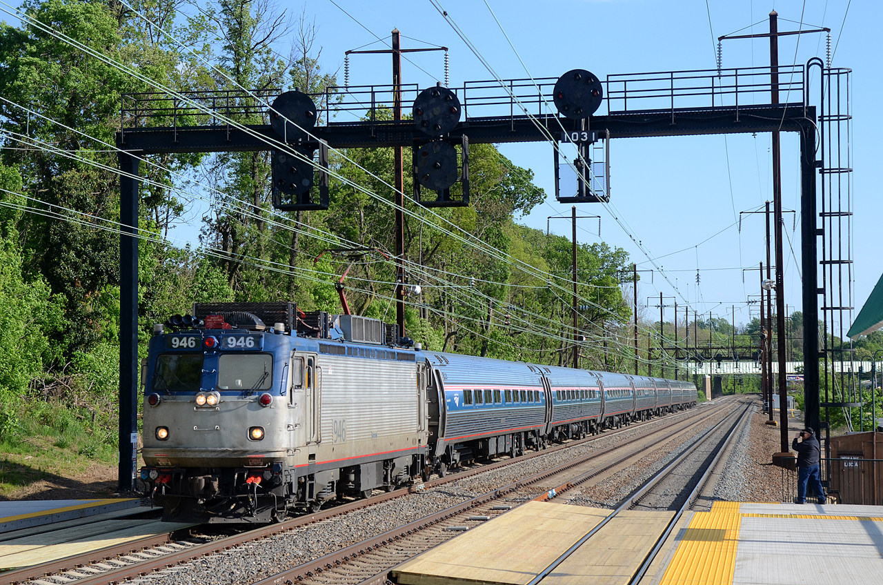 EMD AEM-7 – photo 5