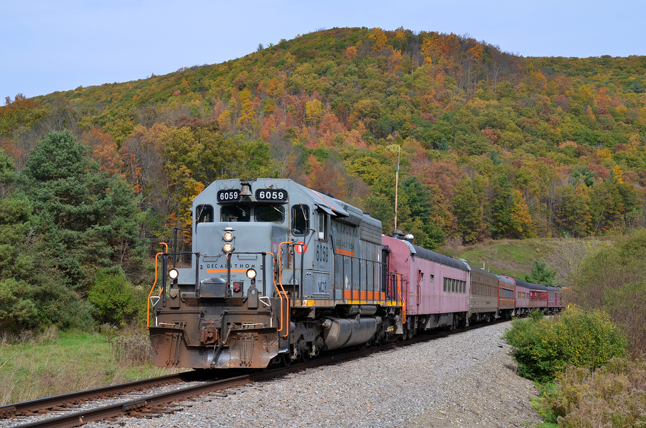 EMD SD40-3 – photo 9