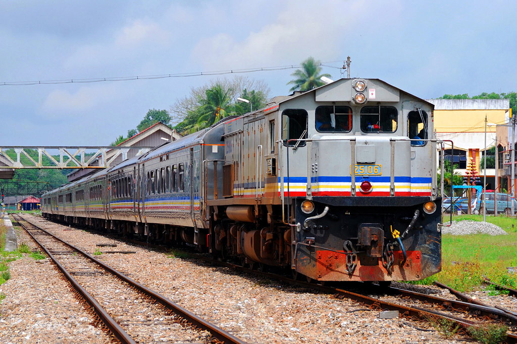 EMD GT18LC-2 – photo 4