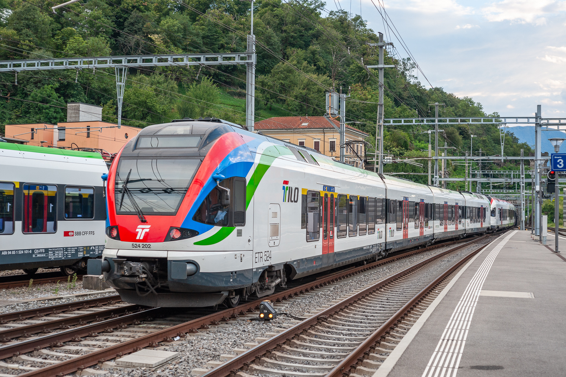 Stadler Flirt 4/10 15 kV+3 kV – photo 5