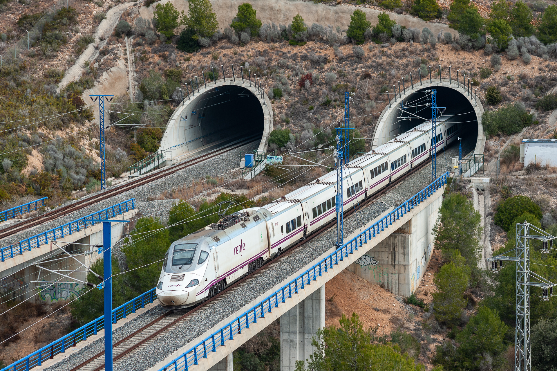 Bombardier RENFE 130 – photo 18