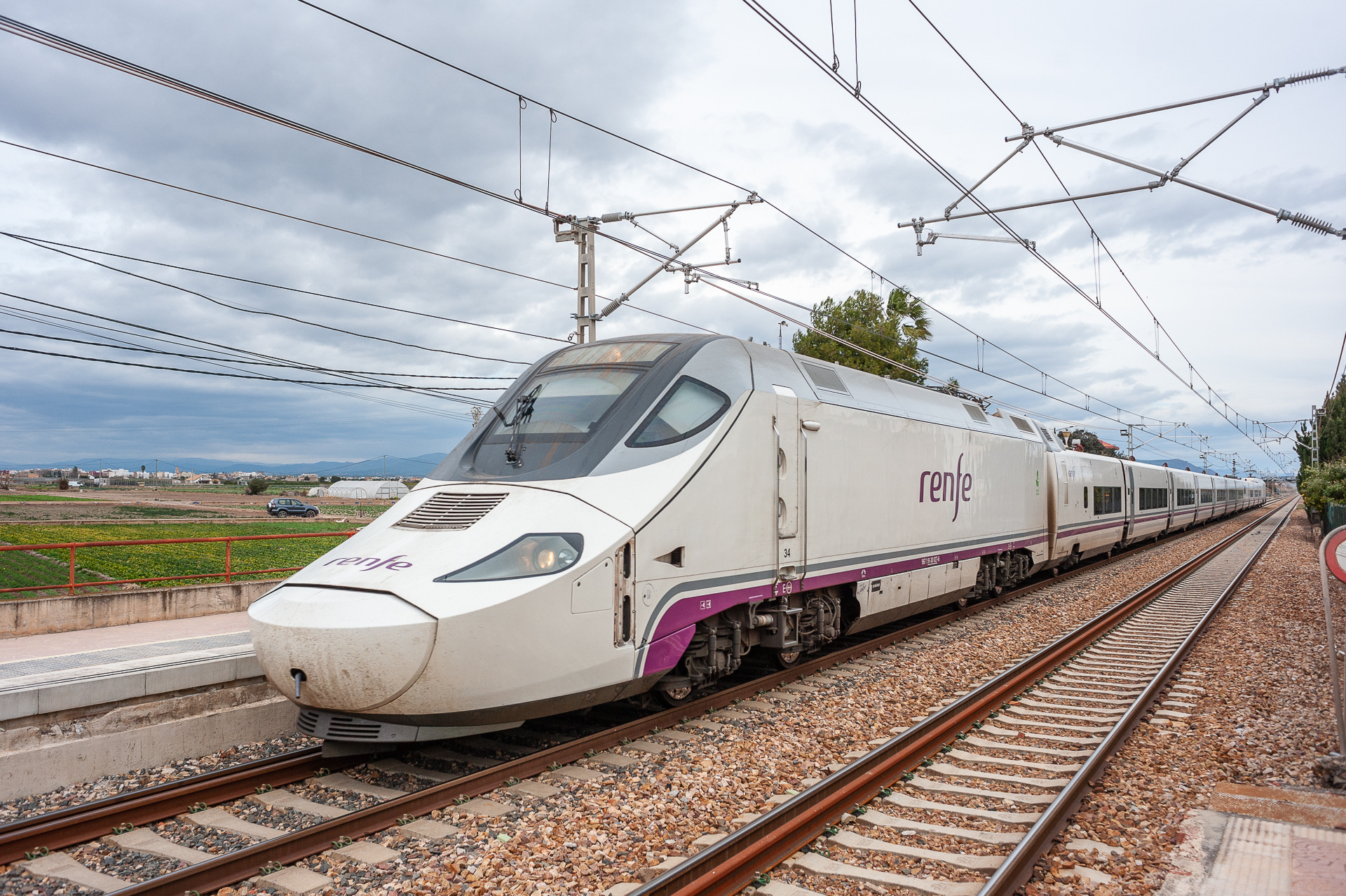 Bombardier RENFE 130 – photo 16