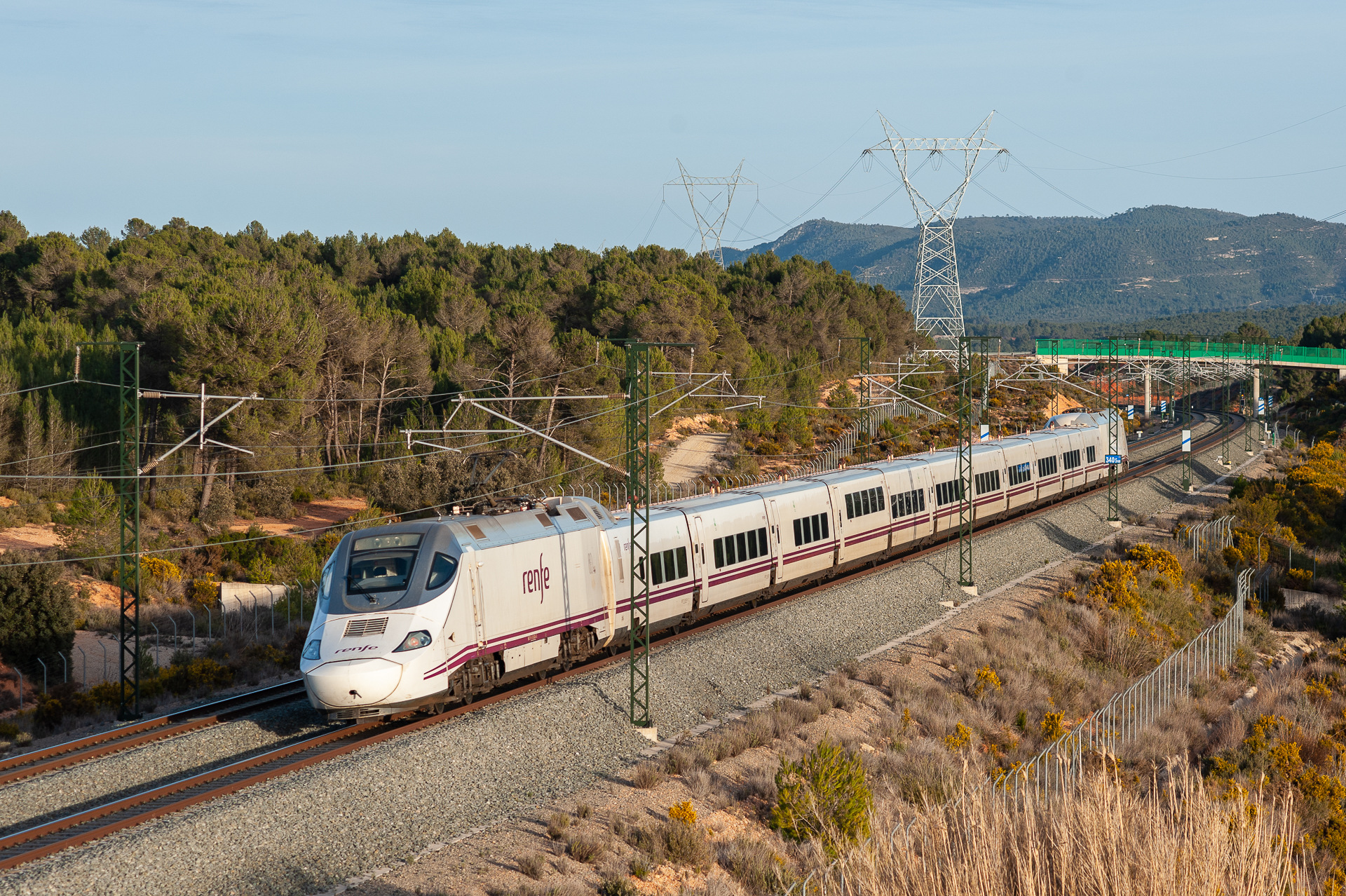 Bombardier RENFE 130 – photo 12