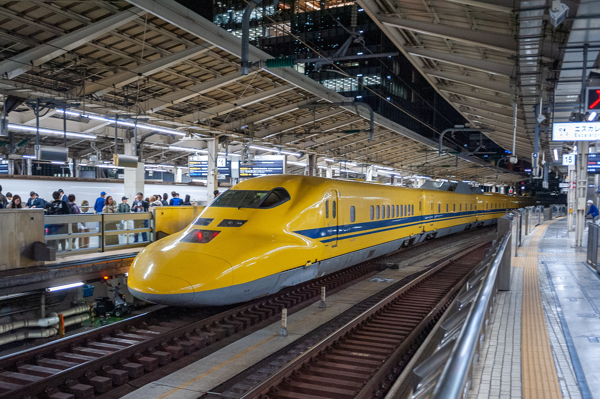 Hitachi 700 – photo 2