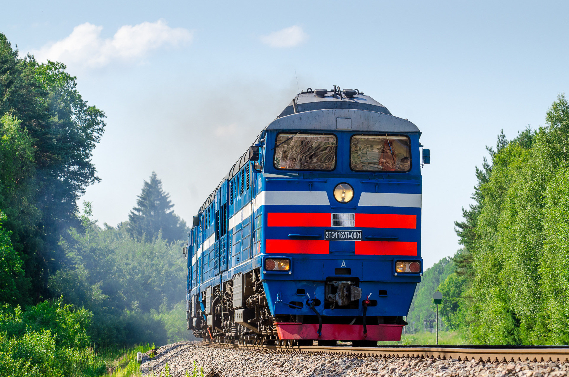 Luhanskteplovoz 2TE116UP – photo 3