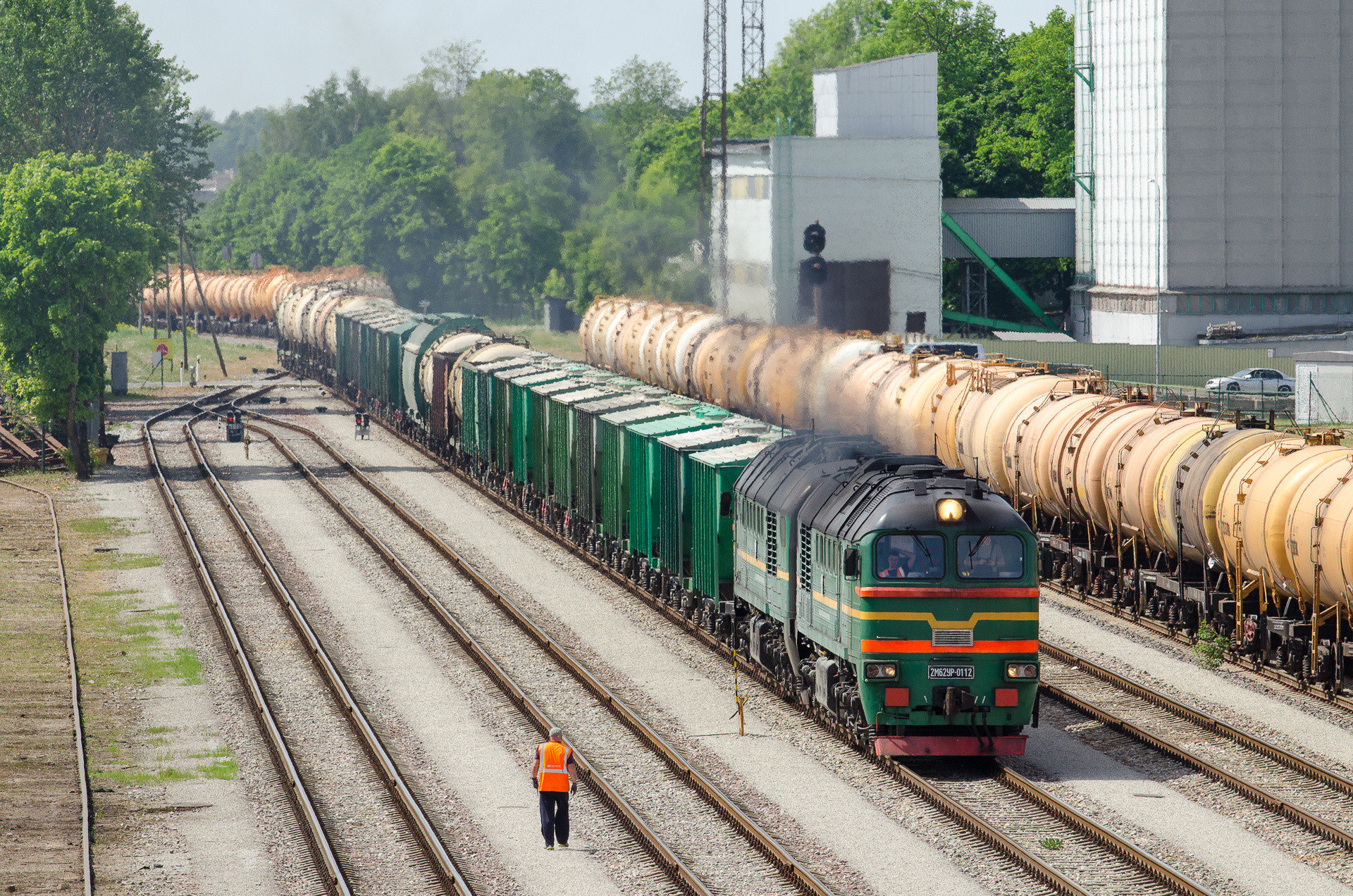 Luhanskteplovoz 2M62UR – photo 5