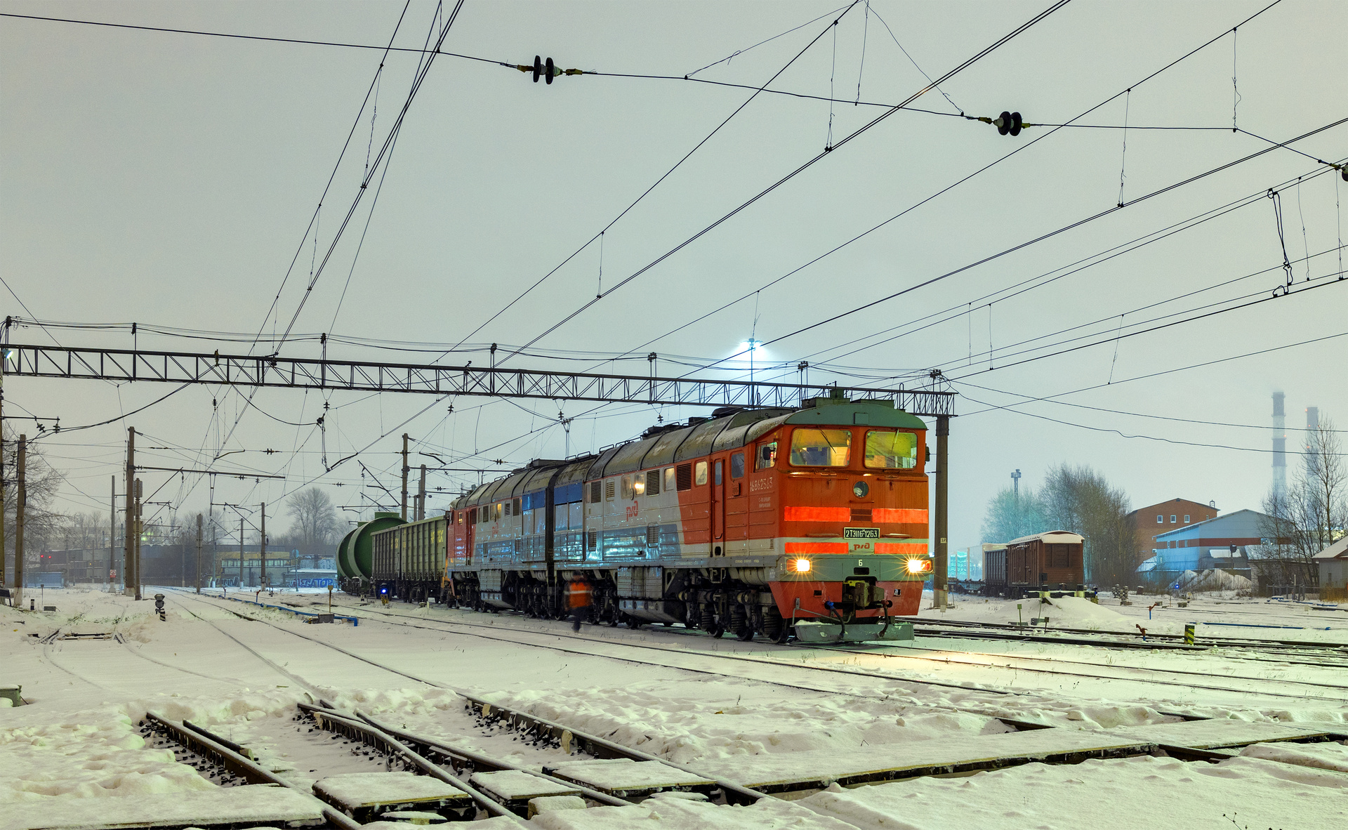 Luhanskteplovoz 2TE116K – photo 2