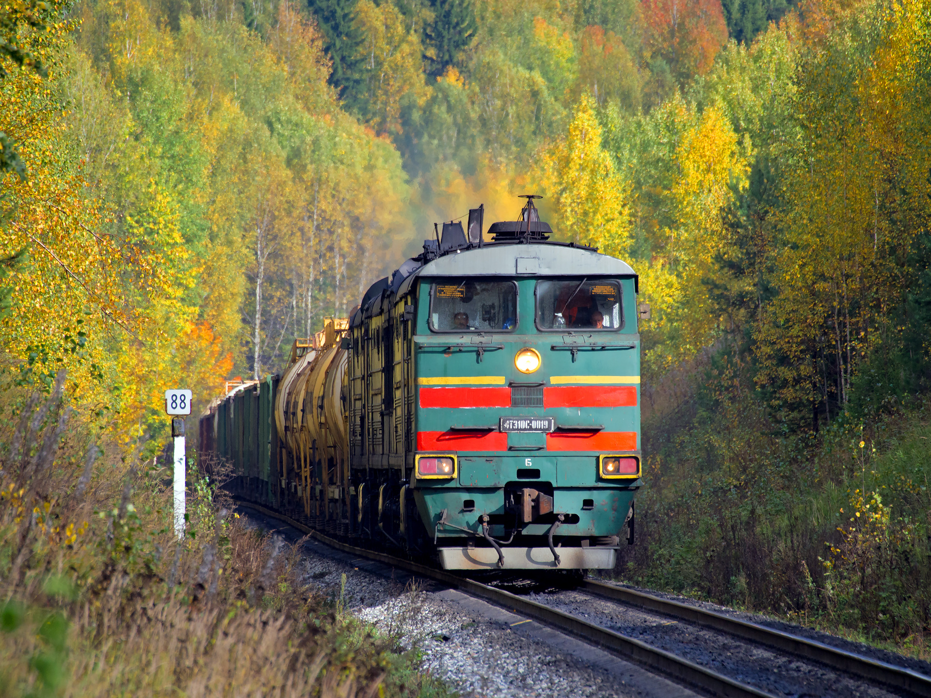 Luhanskteplovoz 4TE10S – photo 13