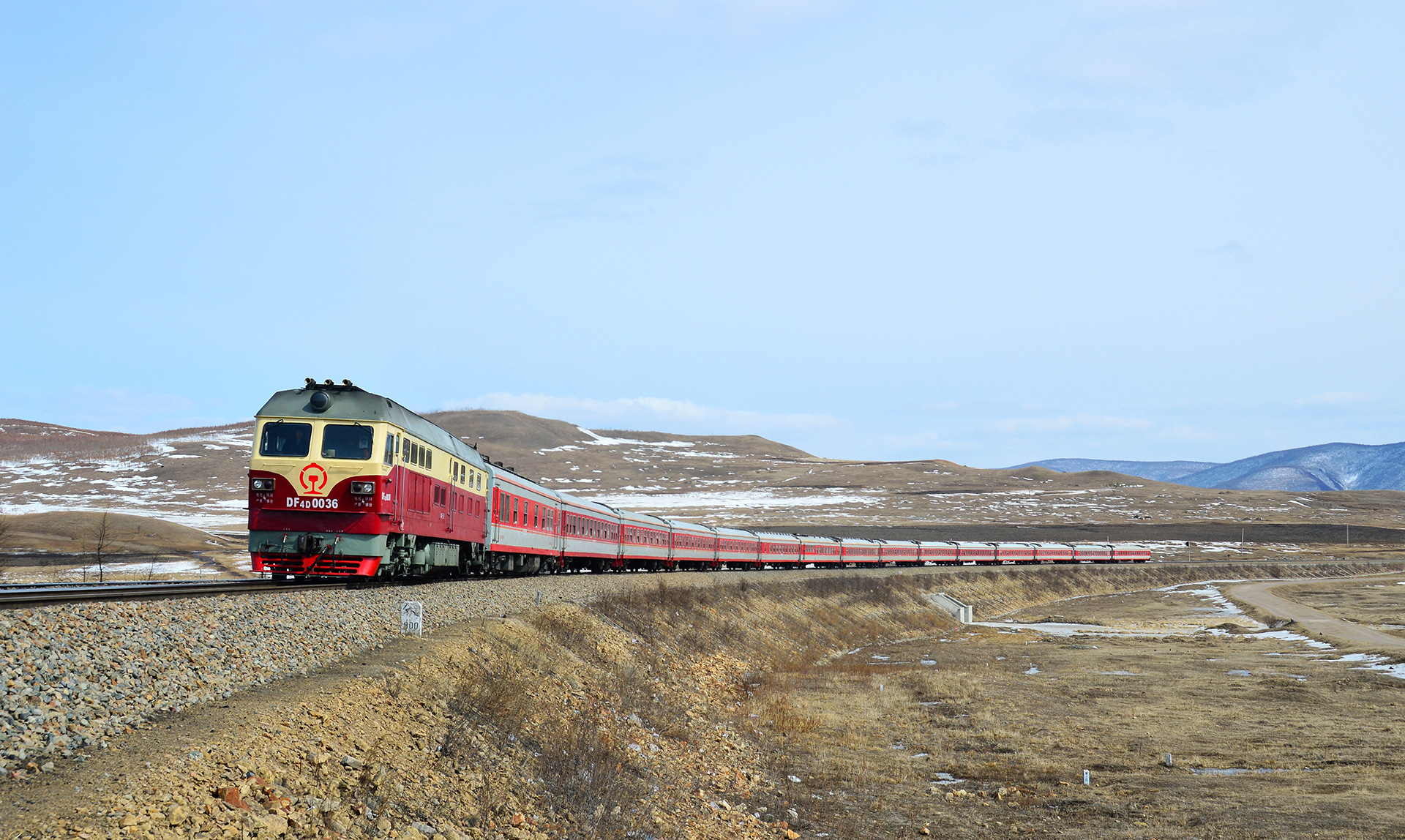 CRRC Dalian DF4D – photo 15