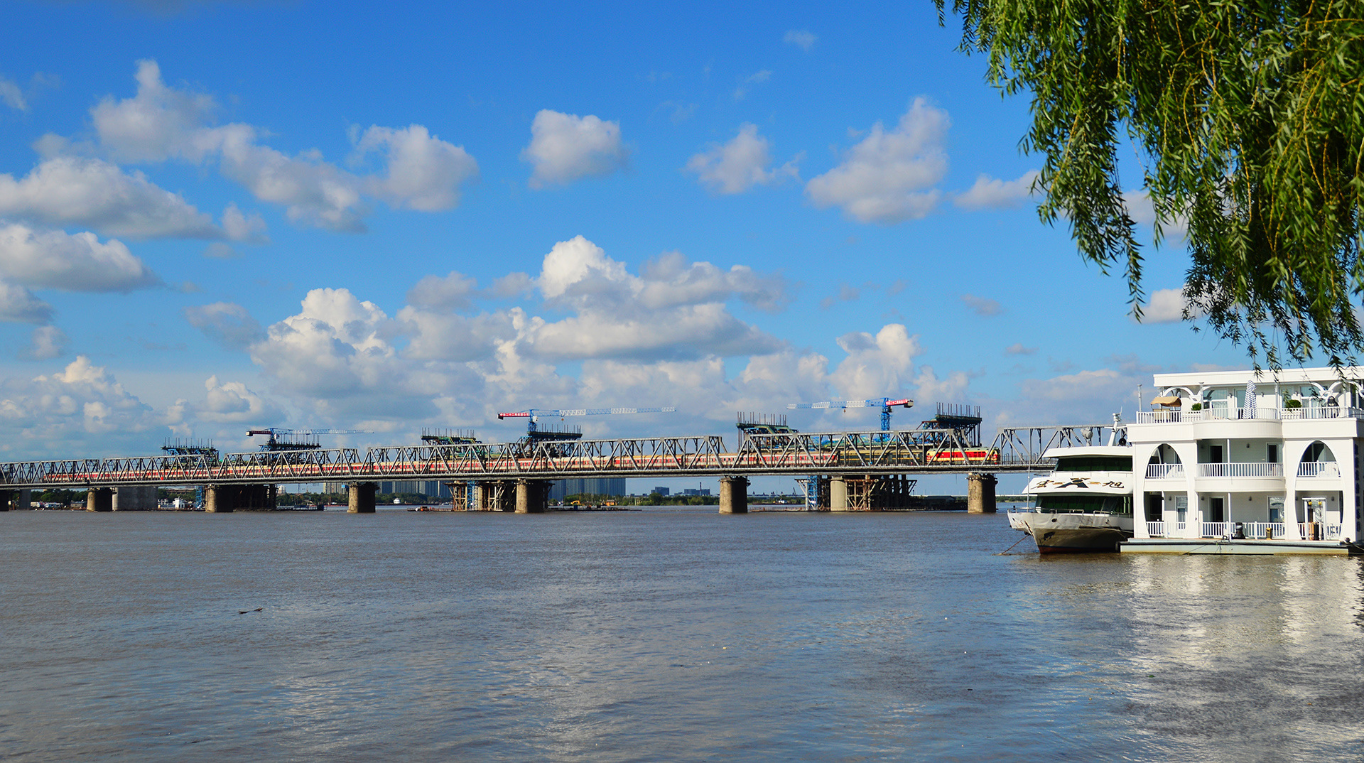 CRRC Dalian DF4DK – photo 2