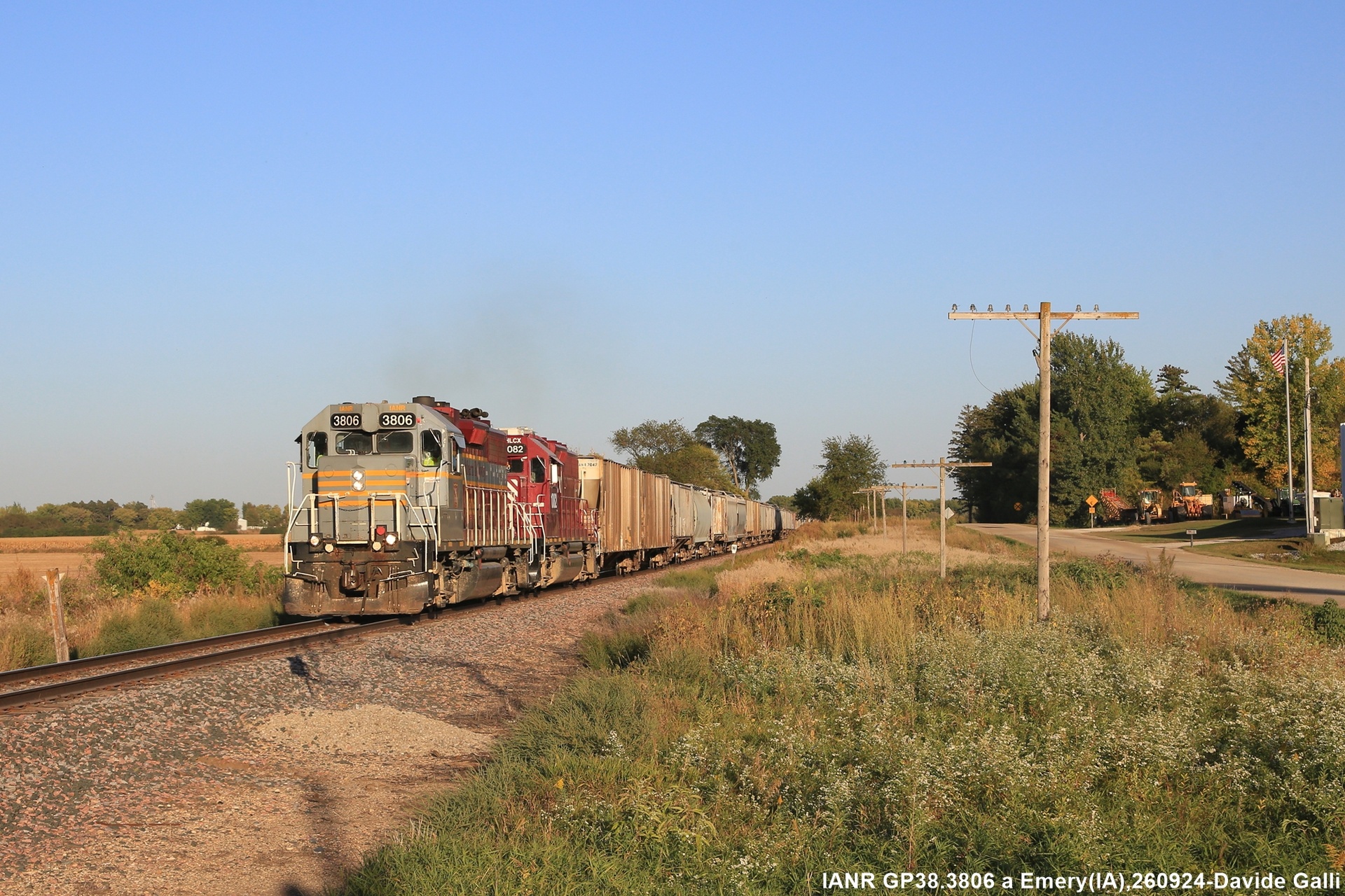 GMD GP38-2 – photo 7