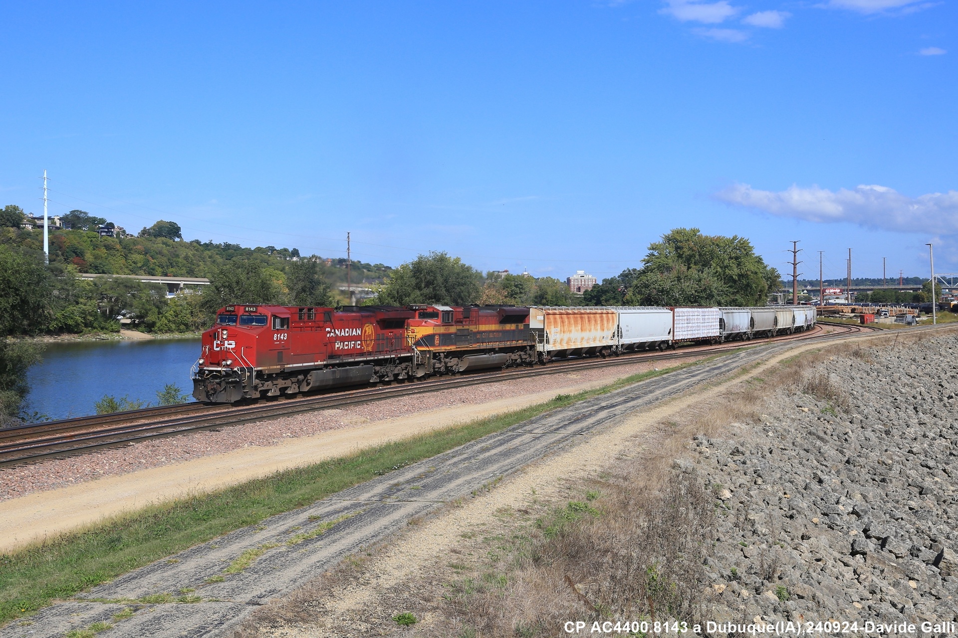 GE AC4400CW – photo 12