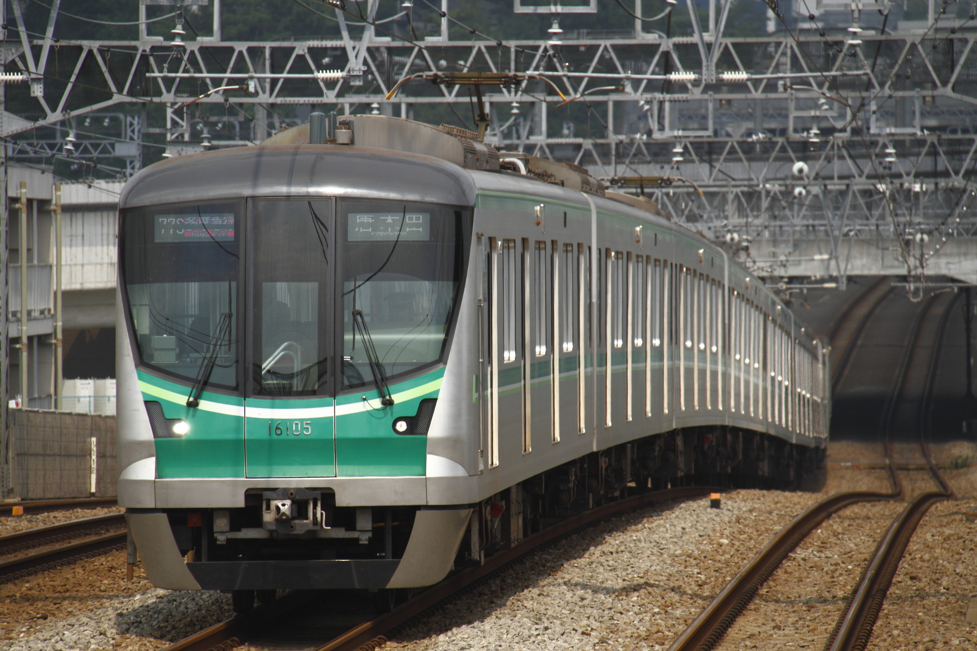 Kawasaki Tokyo Metro 16000 series – photo 3