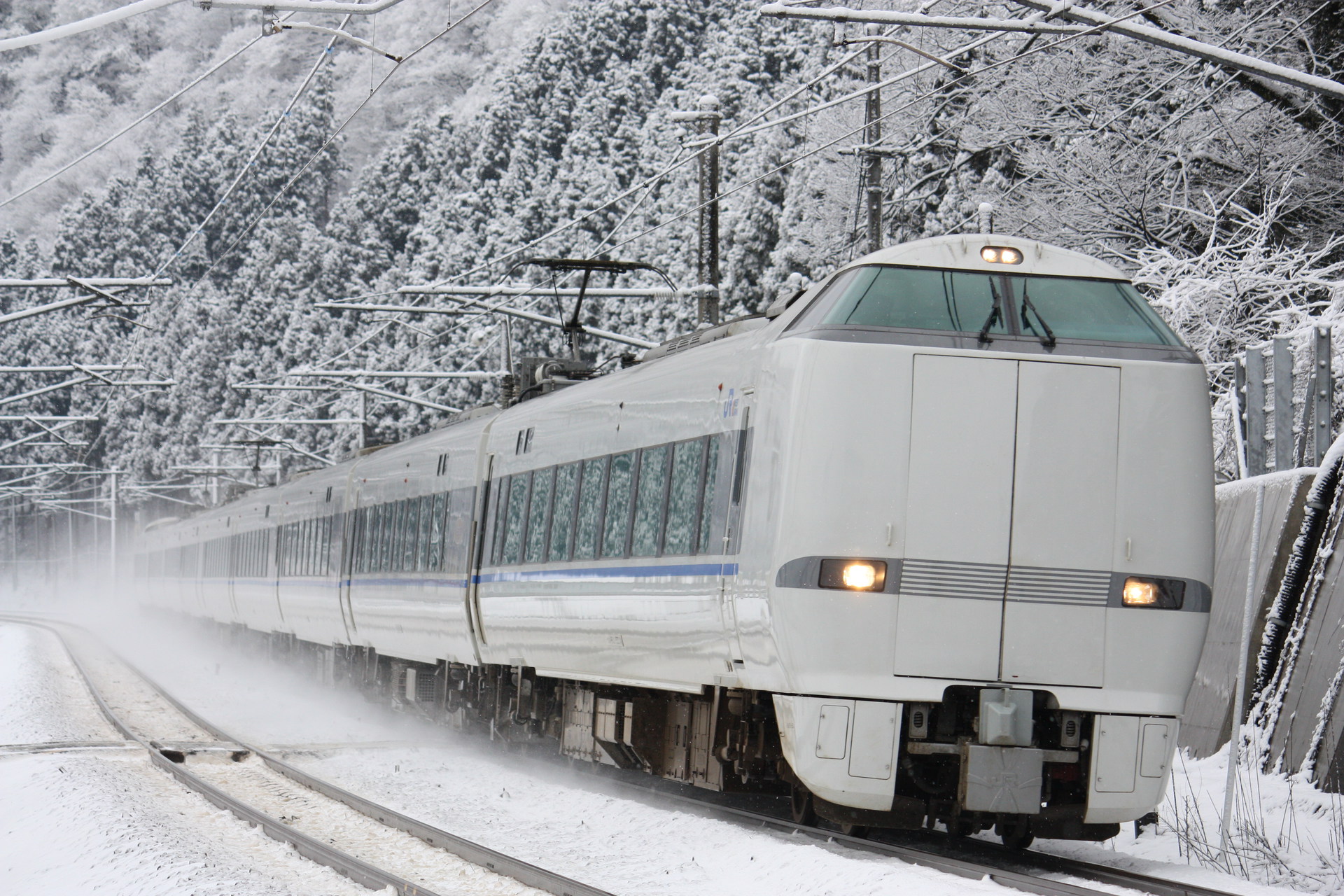 Kinki Sharyo 683 series – photo 10