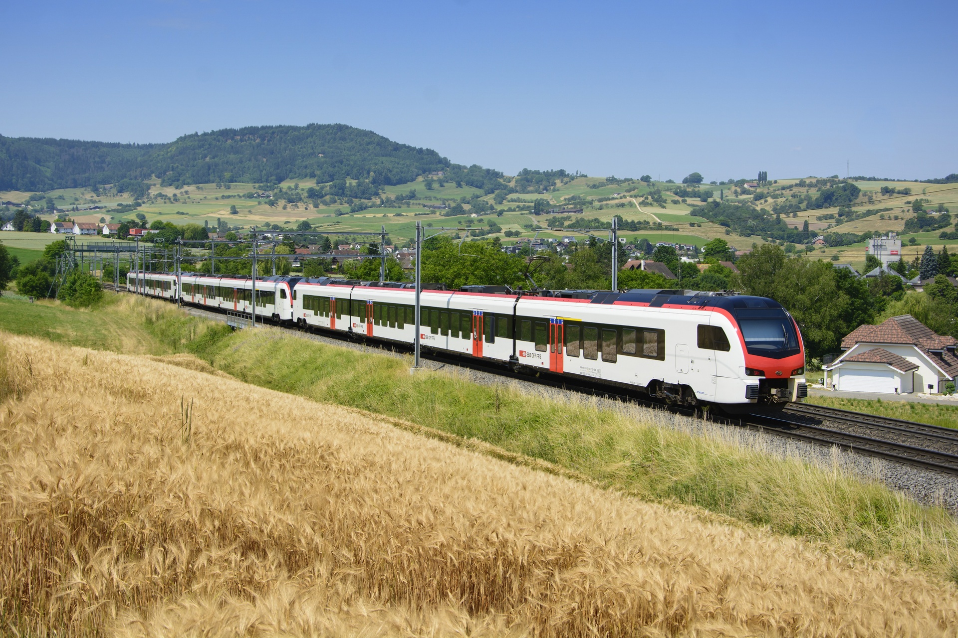 Stadler Flirt 3 4/10 15kV – photo 2