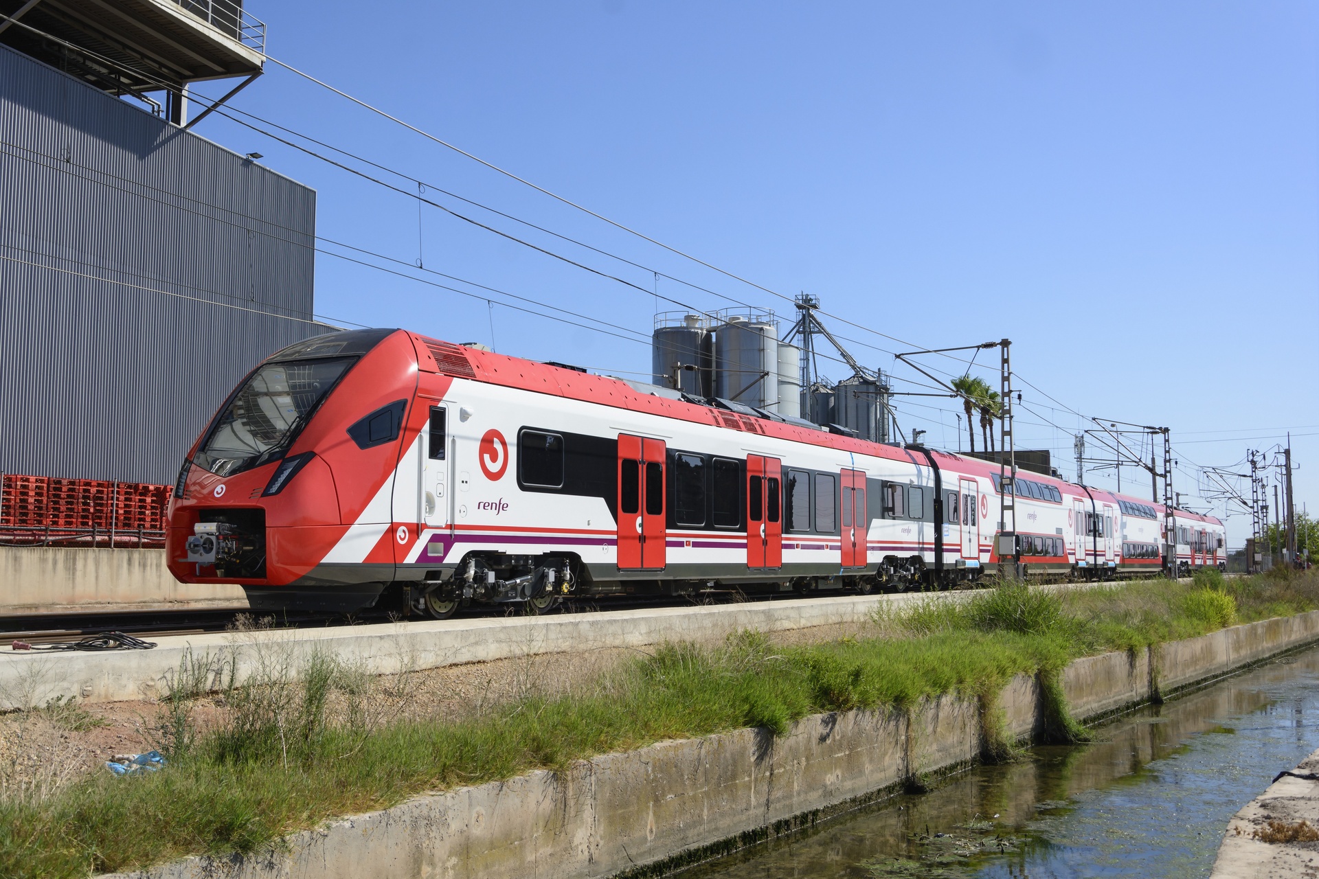Stadler RENFE 453 – photo 3