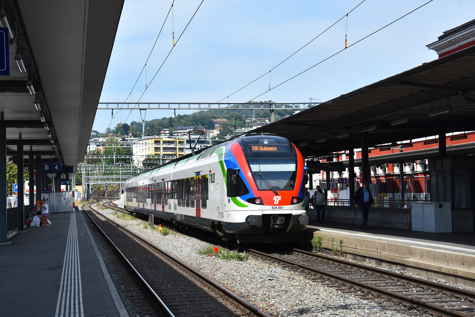 Stadler Flirt 4/10 15 kV+3 kV – photo 3