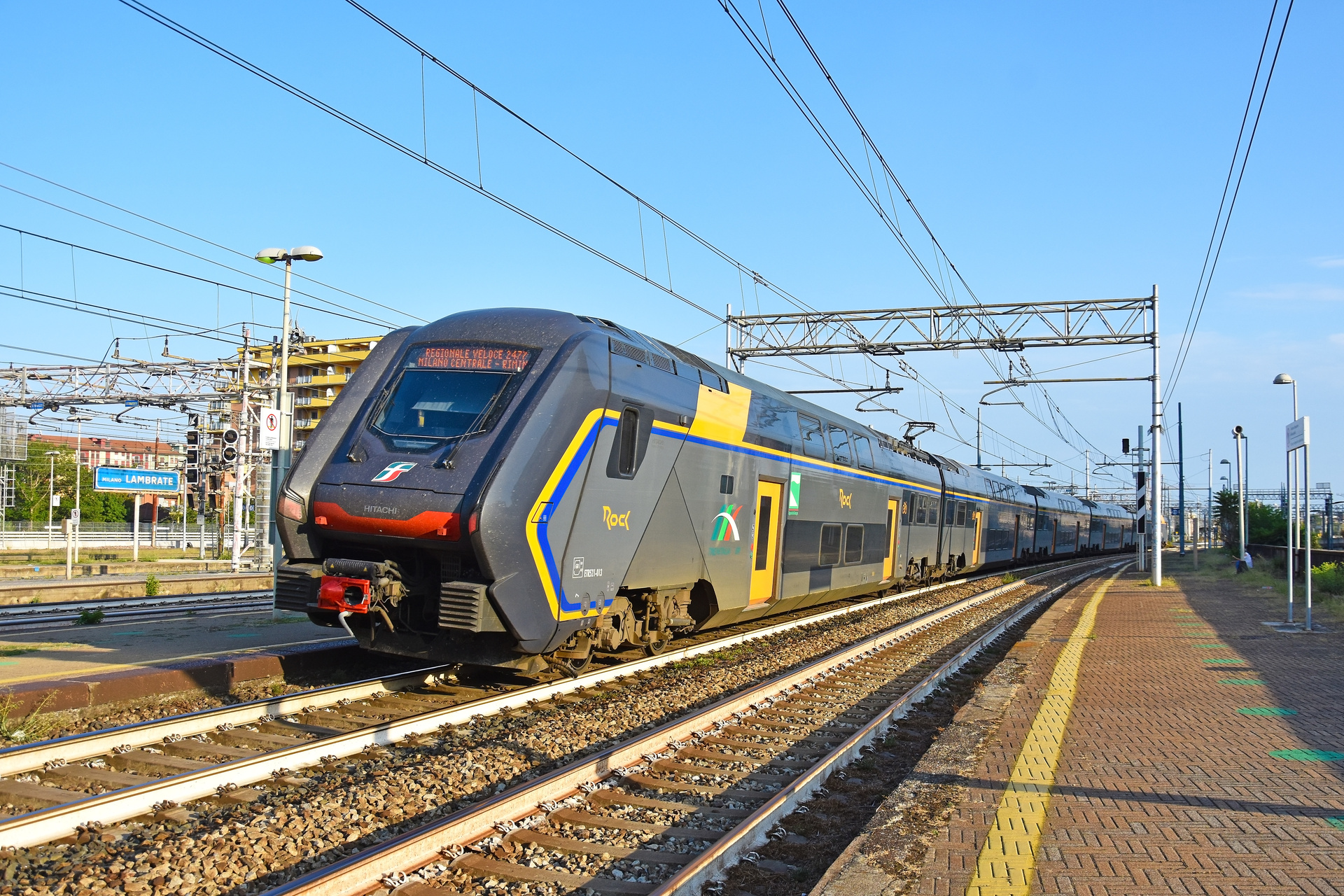 Hitachi ETR 521 – photo 8