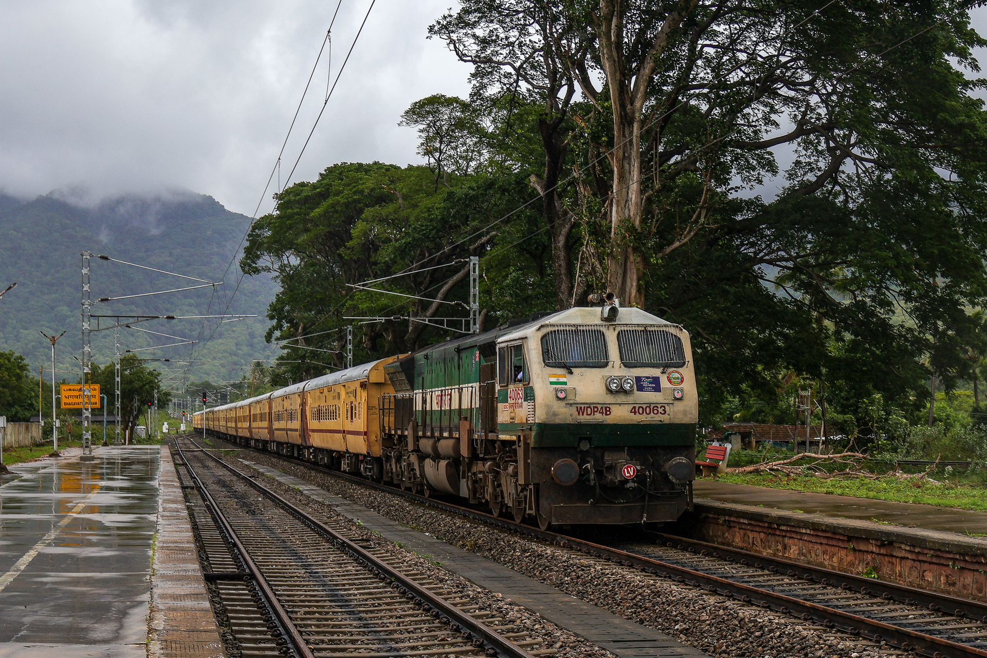EMD GT46PAC – photo 4