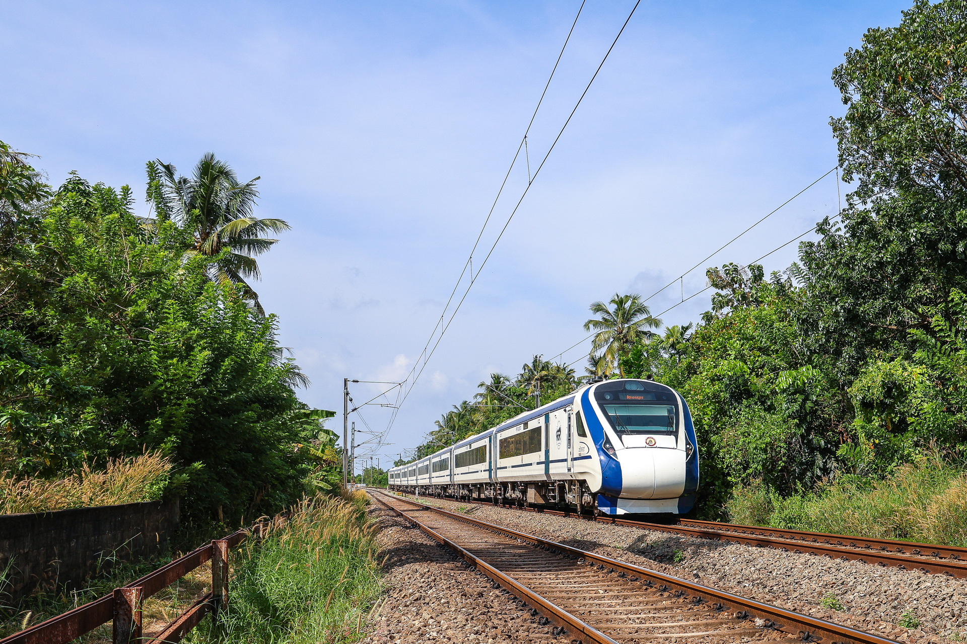ICF Vande Bharat (Train 18) – foto 16
