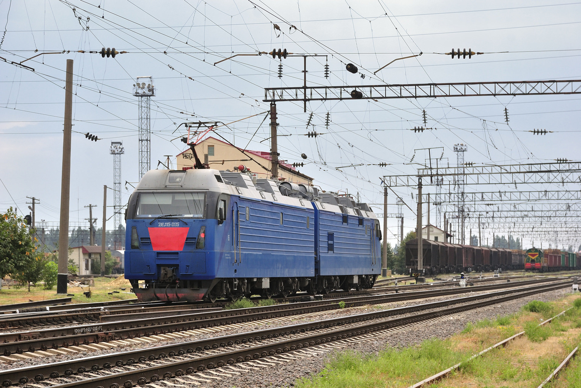 Luhanskteplovoz 2EL5 – photo 23