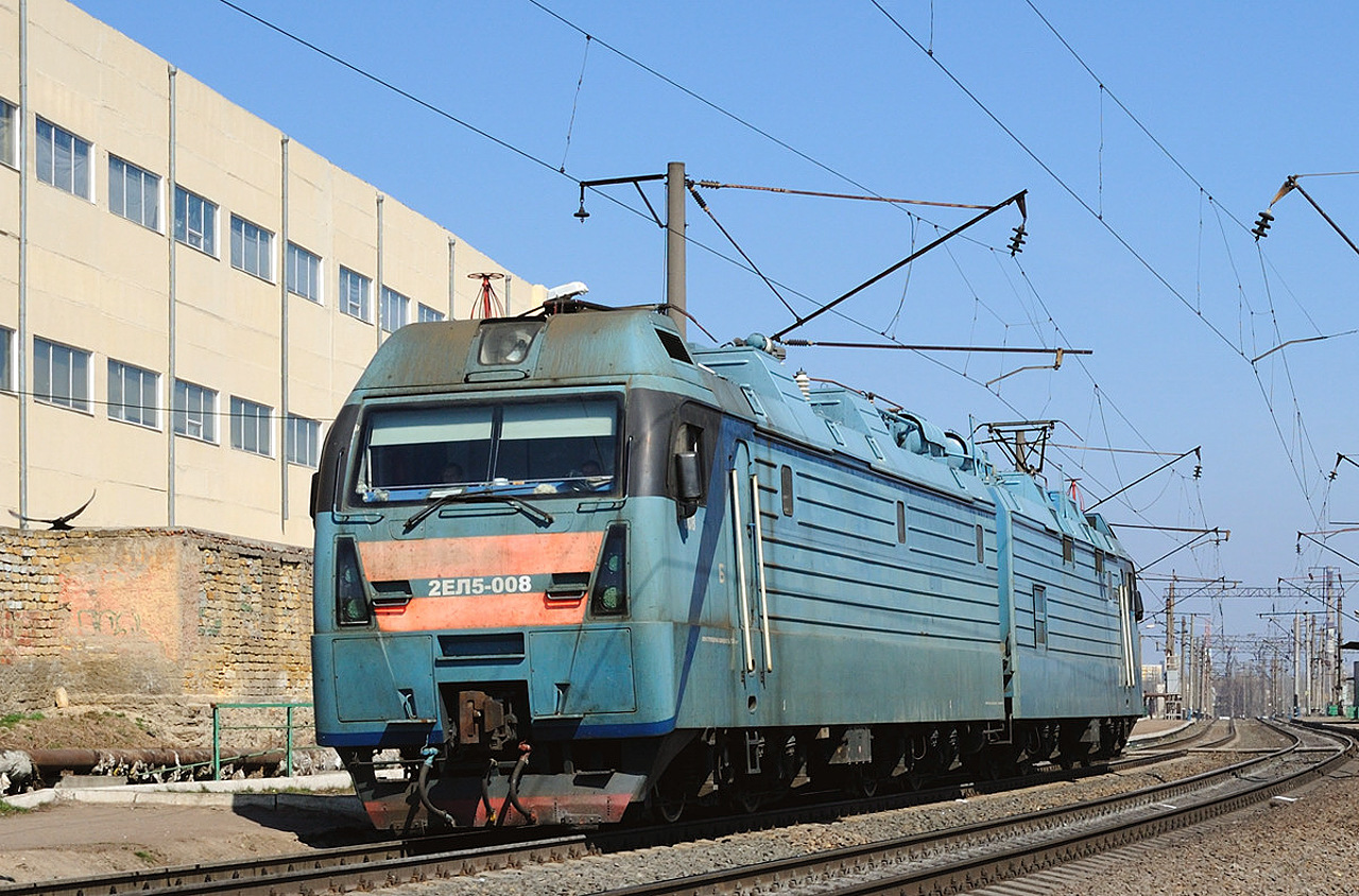 Luhanskteplovoz 2EL5 – photo 11