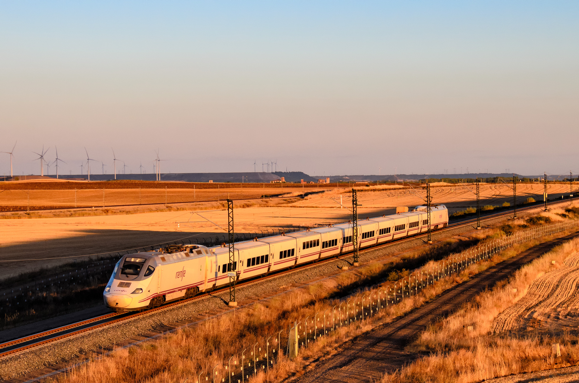 Bombardier RENFE 130 – photo 23