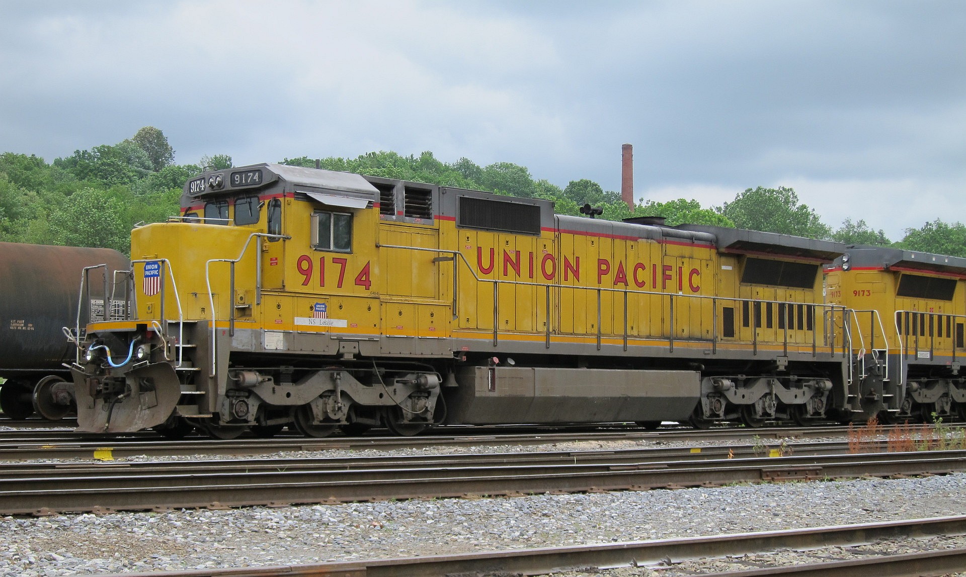 GE Dash 8-40C – photo 16