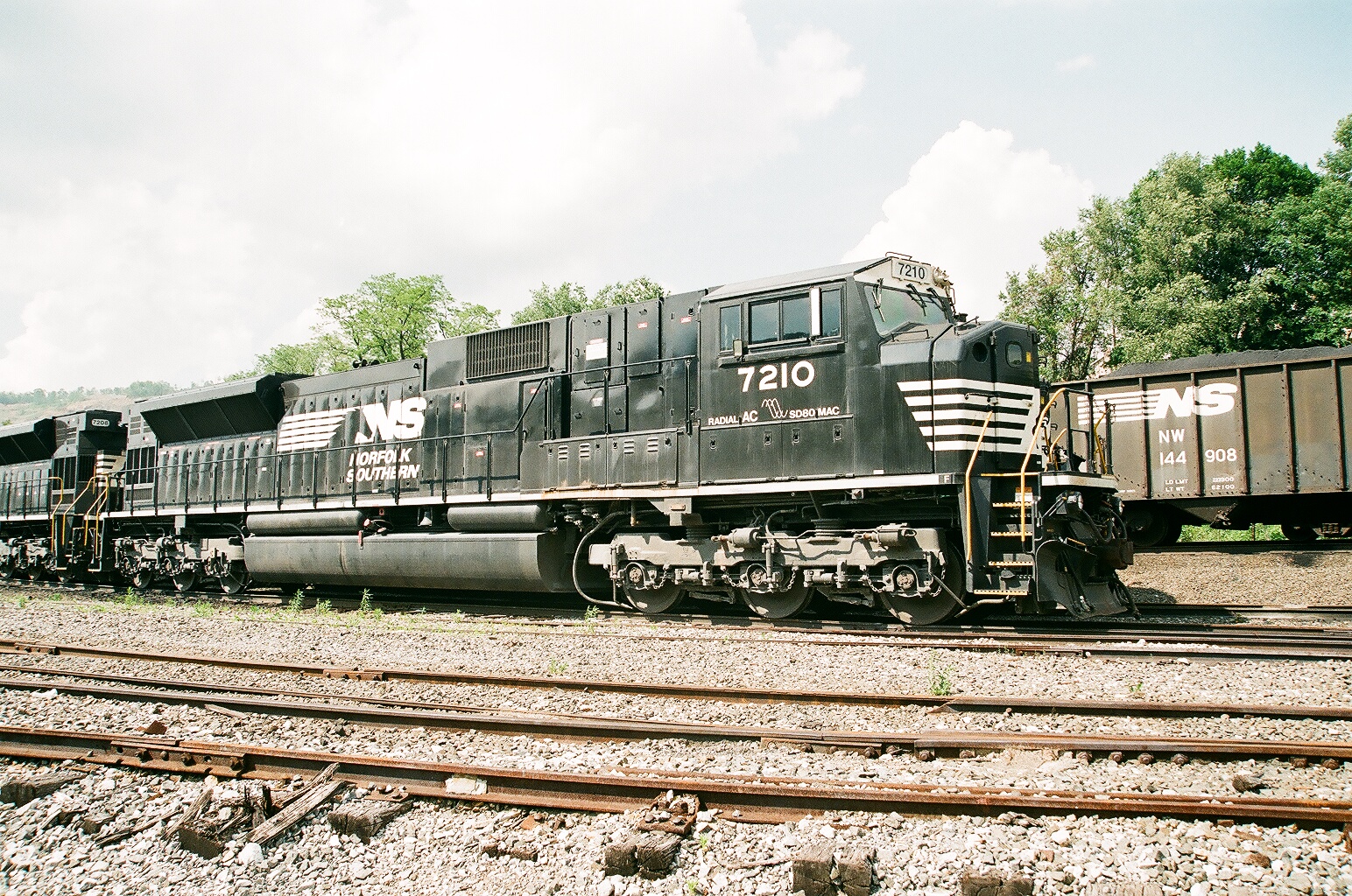 EMD SD80MAC – photo 4