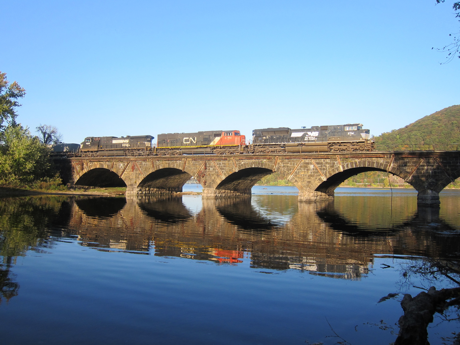 EMD SD70M-2 – photo 23