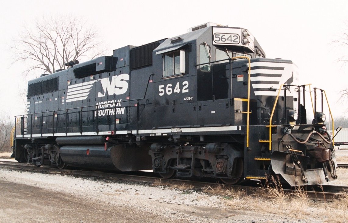 EMD GP38 – foto 16