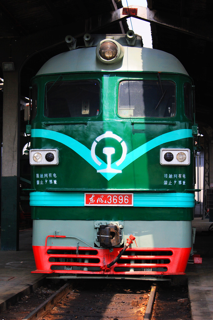 CRRC Qingdao Sifang DF4B – photo 16