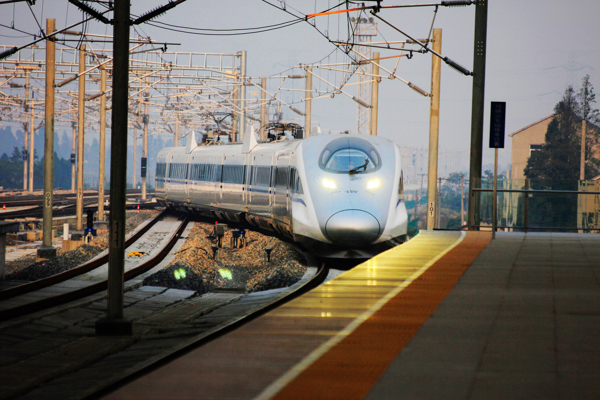 CRRC Qingdao Sifang CRH380A – photo 4