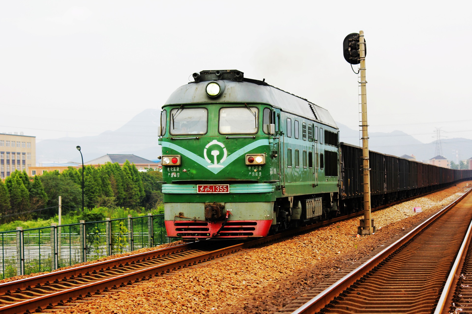 CRRC Qingdao Sifang DF4B – photo 19