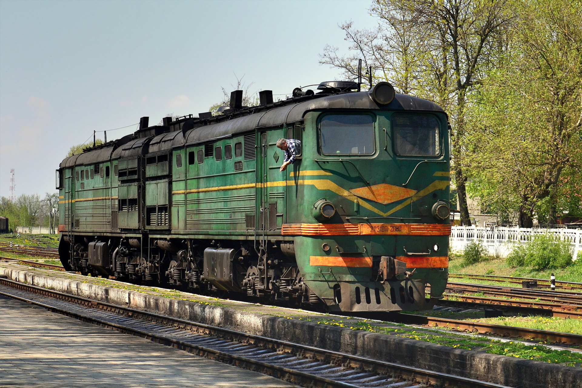 Luhanskteplovoz 2TE10L – foto 12