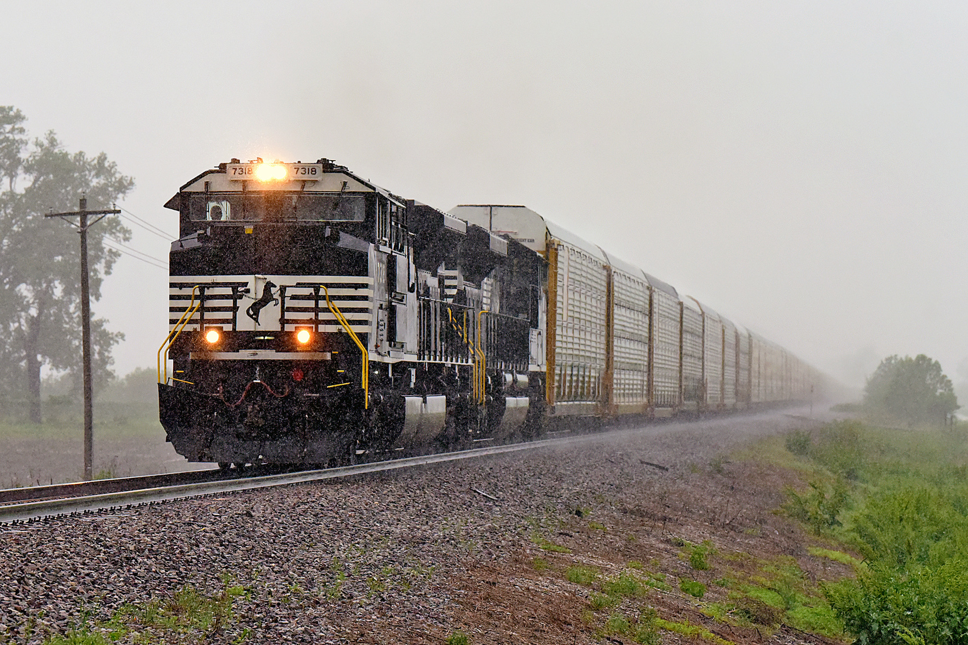 EMD SD70ACu – photo 13