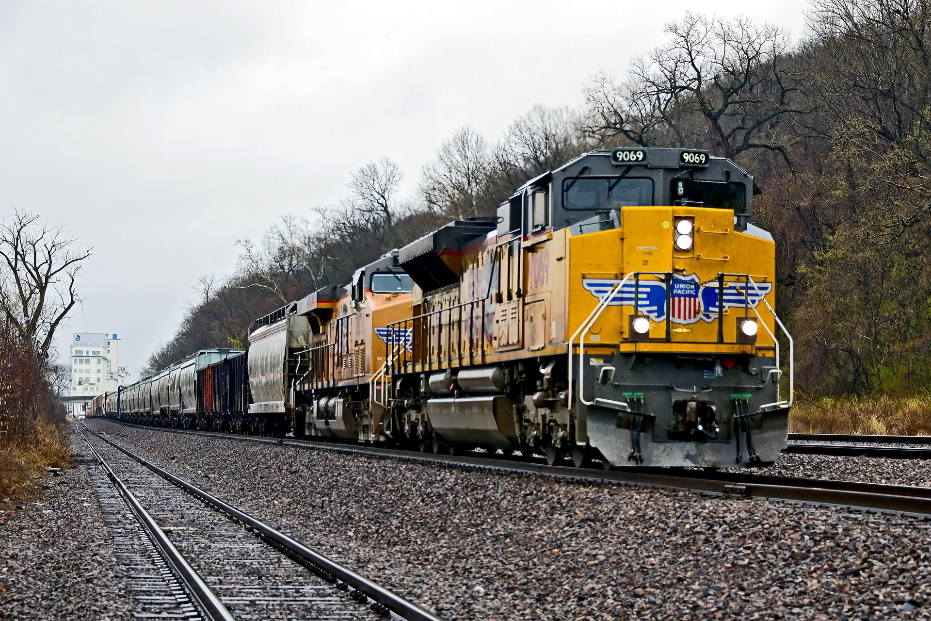 EMD SD70AH – photo 12
